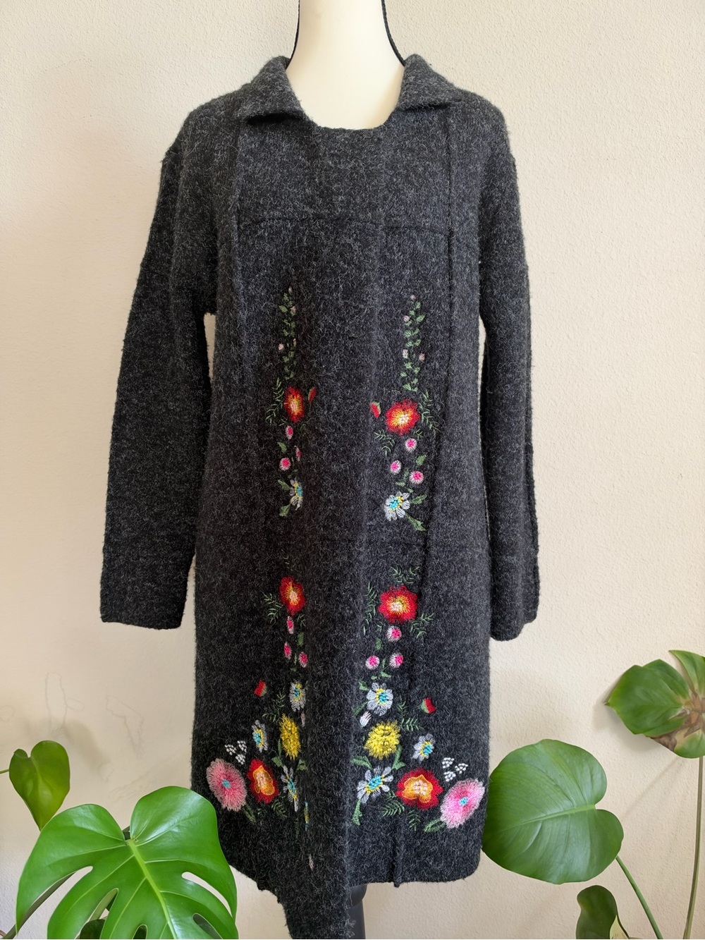 Karmana Floral Embroidered Long Cardigan Coatigan Charcoal Gray M Boho